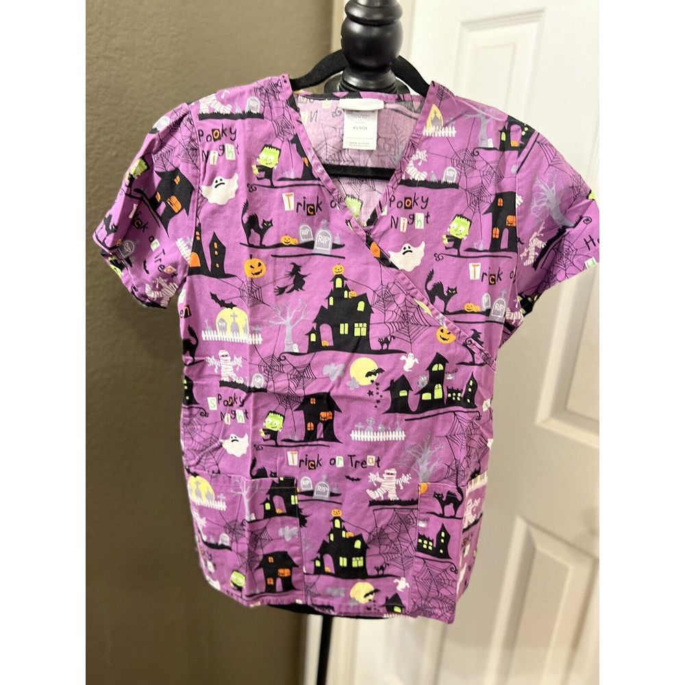 Scrubstar Size XS V-neck Scrub Top Purple Halloween Trick or Treat Cotton